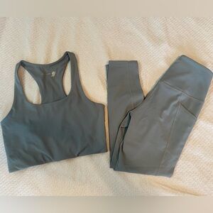 Fundamental Coast like new slate blue work out set